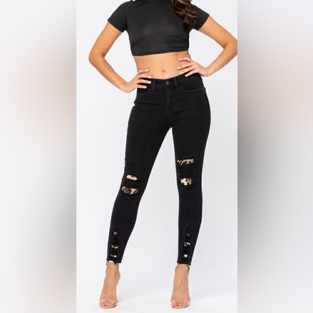 Judy Blue Skinny fit Distressed Animal cutout jeans  7/28